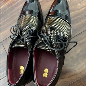 Elegant Black and Gold Women's Shoes